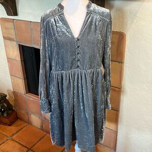HOLDING HORSE Anthropologie Crushed Velvet Long Sleeve Babydoll Dress, size S